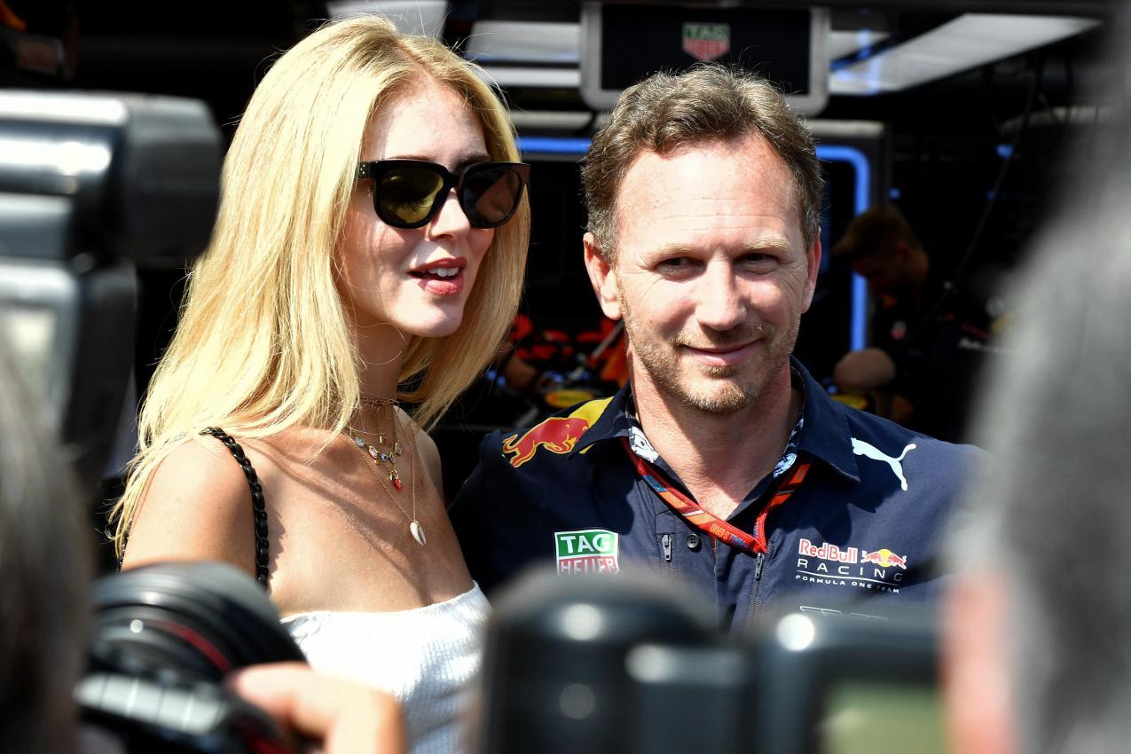 Italiens bekannteste Influencerin Chiara Ferragni (links) mit Red-Bull-Teamchef Christian Horner. © AFP / ANDREJ ISAKOVIC