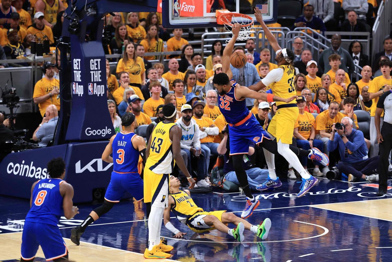 Knicks und Pacers lieferten sich ein packendes Duell. © APA / JUSTIN CASTERLINE