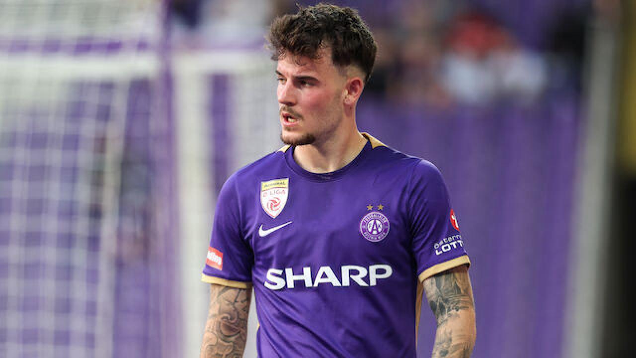 Armand Srmcka im Trikot der Young Violets.