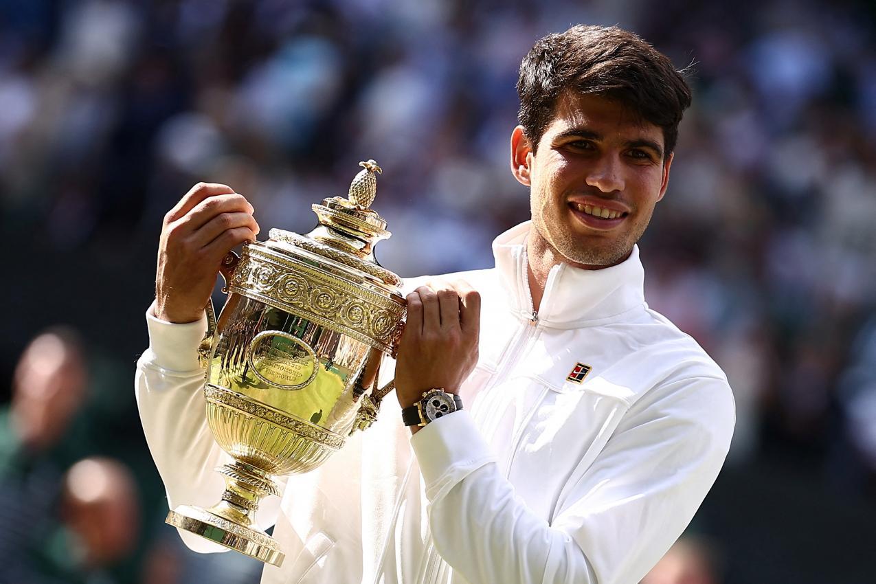 Carlos Alcaraz will seinen dritten Wimbledon-Titel. © AFP / HENRY NICHOLLS
