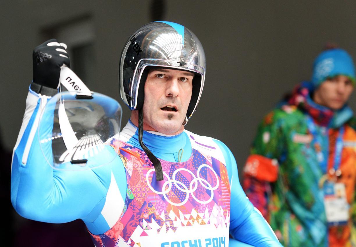 Eine Legende: Armin Zöggeler © EPA / VASSIL DONEV