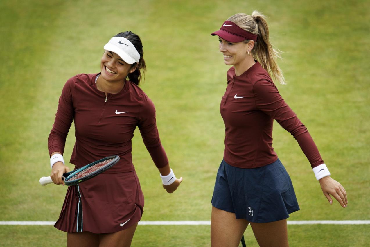 Emma Raducanu und Katie Boulter wurden im Internet beleidigt. © ANSA / TOLGA AKMEN