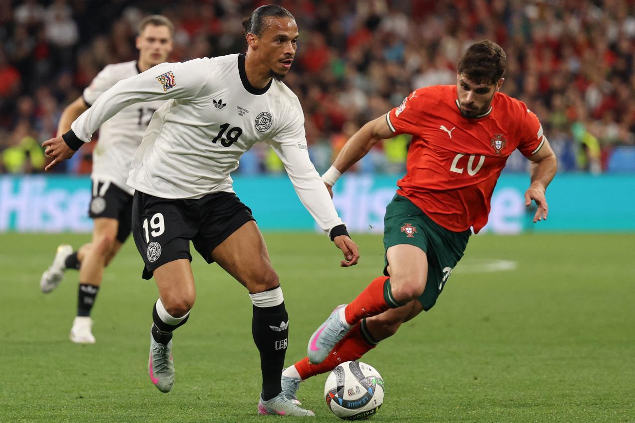 Leroy Sane hat in Istanbul unterschrieben. © APA/afp / ALEXANDRA BEIER