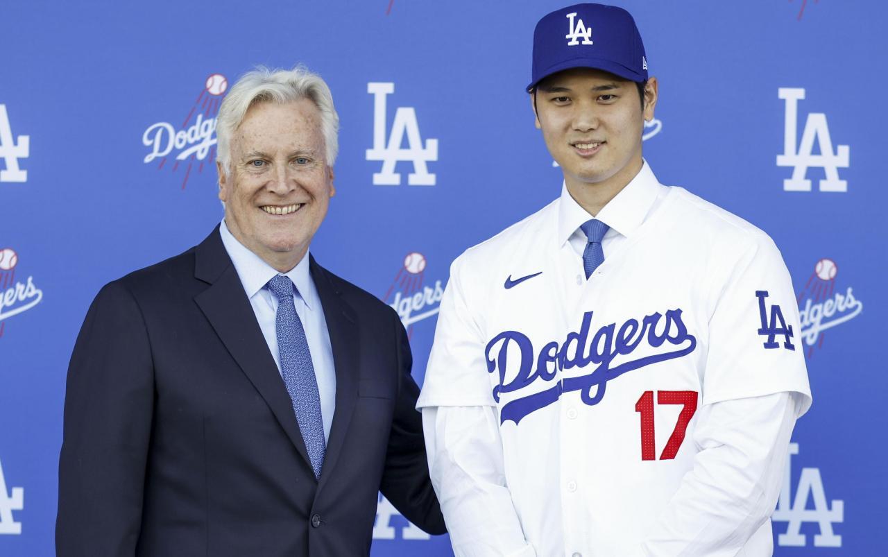 Mark Walter (l.) besitzt bereits den Baseball-Klub LA Dodgers. © ANSA / CAROLINE BREHMAN / STF