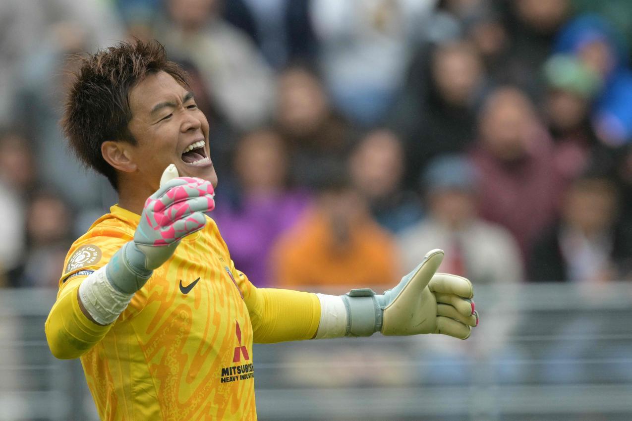 Urawa-Goalie Shusaku Nishikawa ließ sein Team lange von einer Sensation träumen. © APA/afp / JUAN MABROMATA