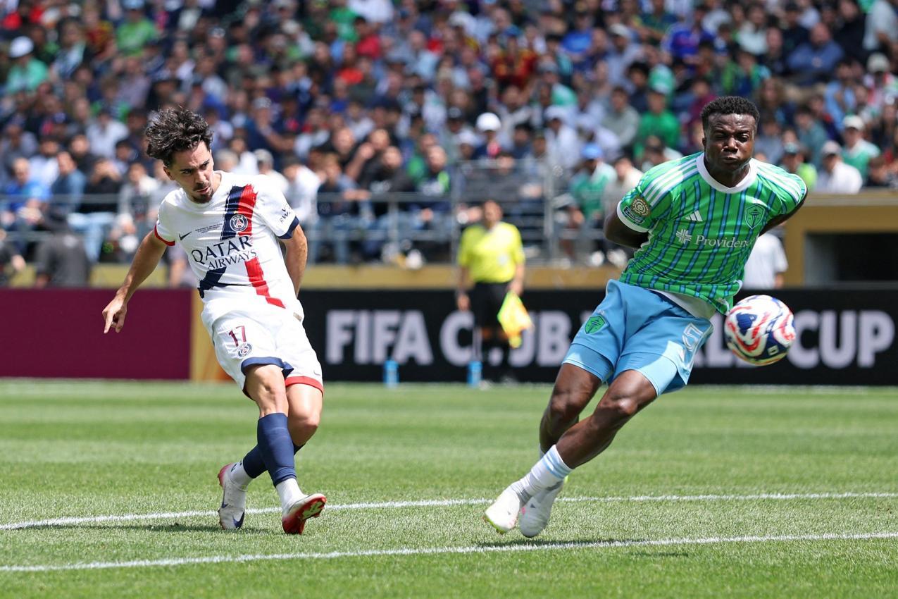 Vitinha (links) bereitete das 1:0 vor. © APA / BUDA MENDES