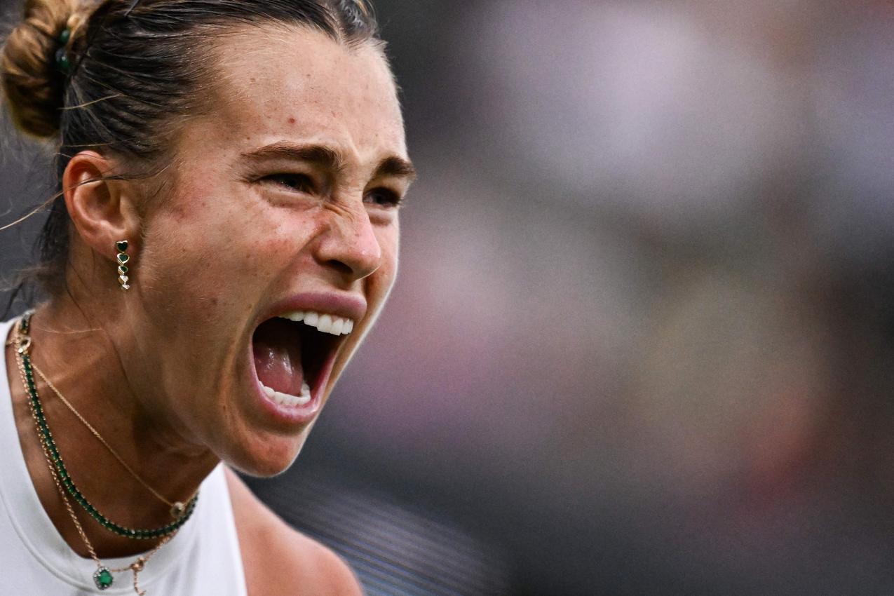 Aryna Sabalenka steht im Viertelfinale von Wimbledon. © APA/afp / KIRILL KUDRYAVTSEV