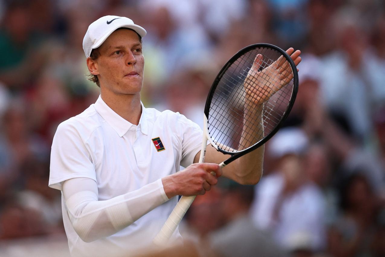Jannik Sinner lieferte einmal mehr eine Gala ab. © APA/afp / HENRY NICHOLLS
