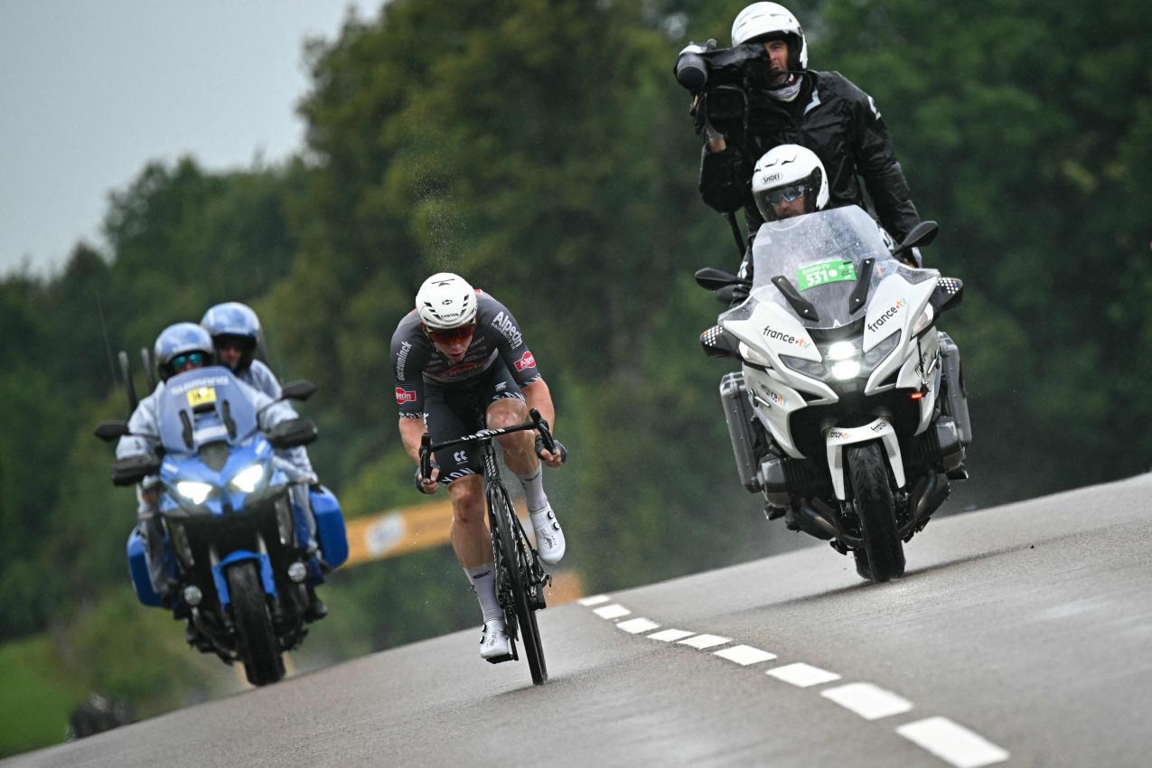 Kaden Groves ließ auf der vorletzten Etappe alle hinter sich. © APA/afp / LOIC VENANCE