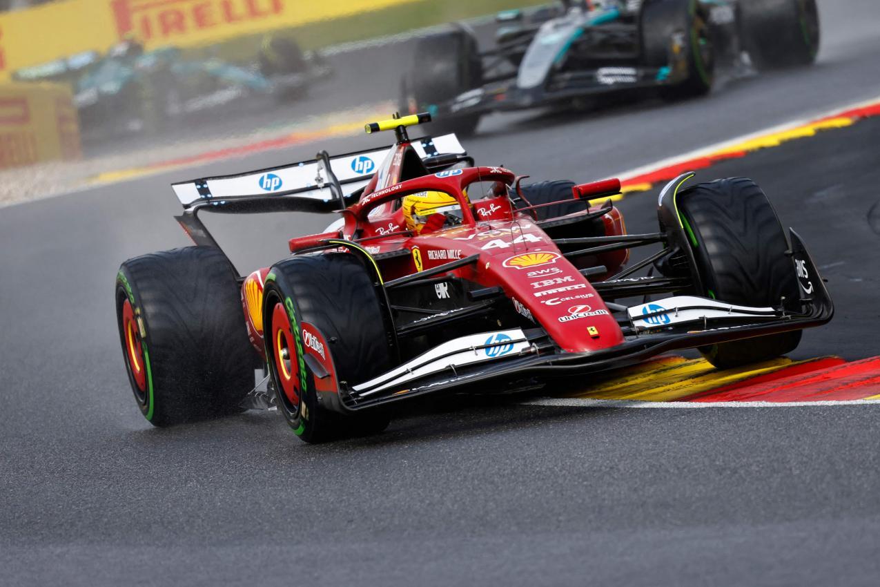 Lewis Hamilton und Ferrari: Wird das noch was? © APA/afp / SIMON WOHLFAHRT