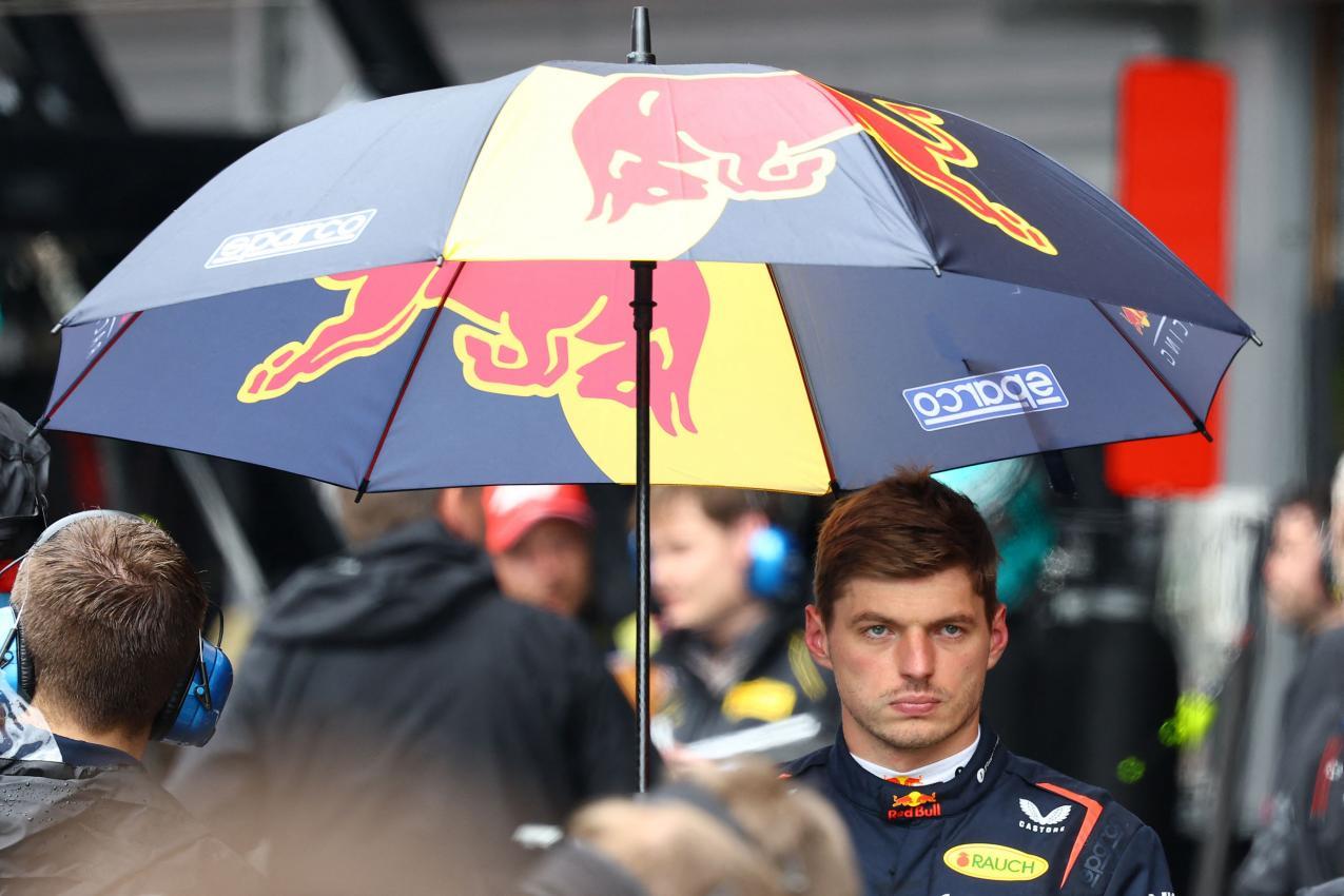 Max Verstappen war mit dem Start-Abbruch nicht einverstanden. © APA/afp / YVES HERMAN