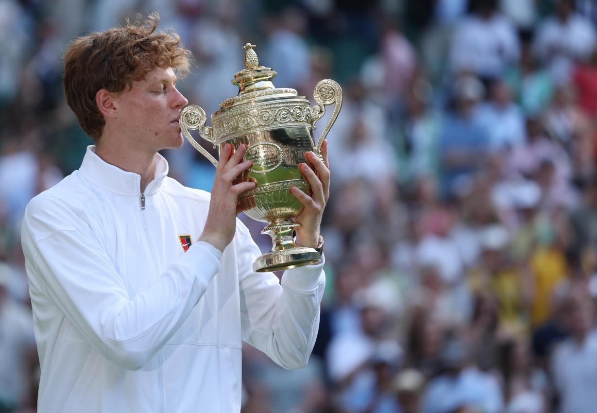 Sinner gewann am Sonntag das Turnier in Wimbledon. © ANSA / NEIL HALL