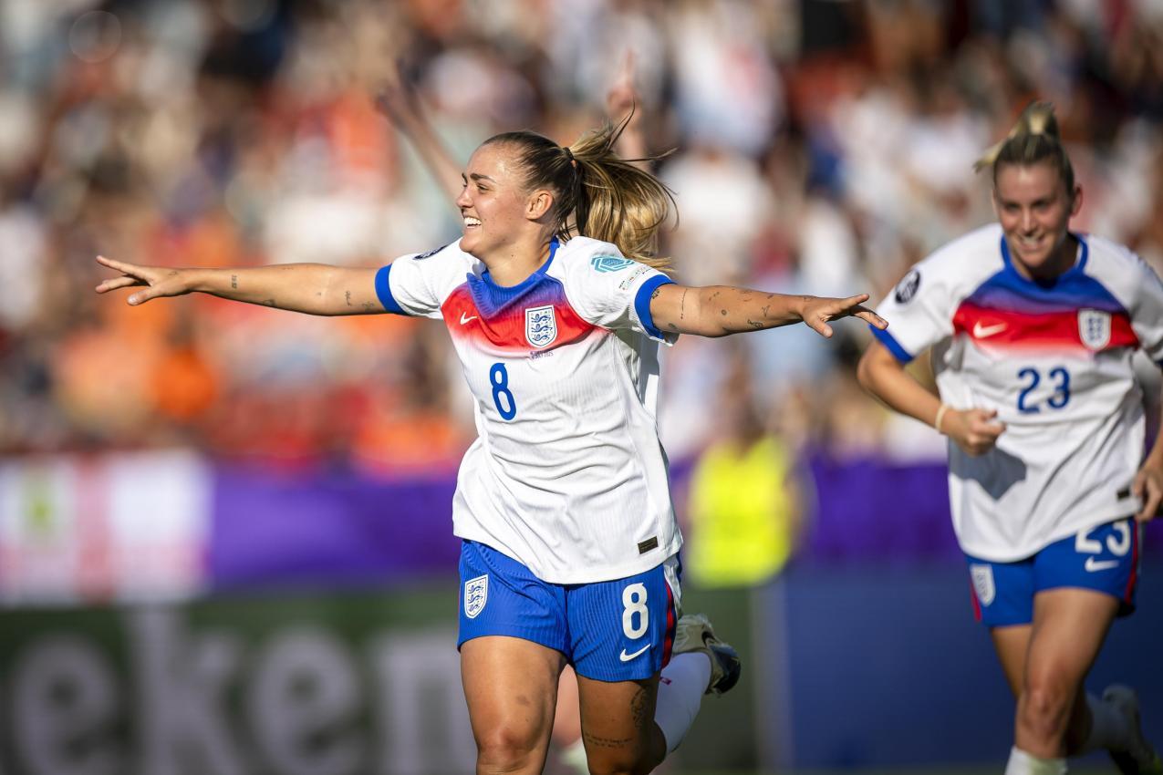 Traf vor der Pause zum 2:0: Georgia Stanway. © ANSA / MICHAEL BUHOLZER