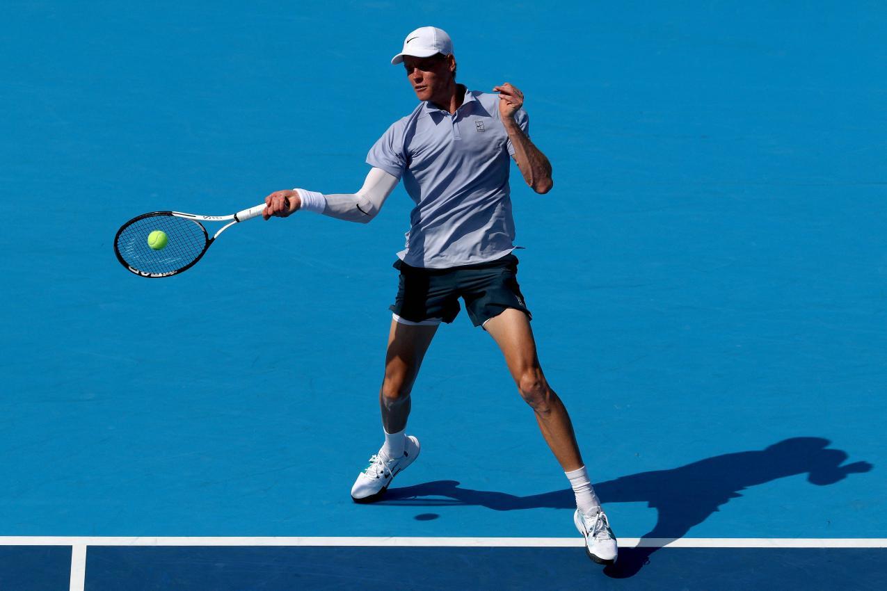 Auf Hartplatz ist Jannik Sinner kaum zu biegen. © APA / MATTHEW STOCKMAN
