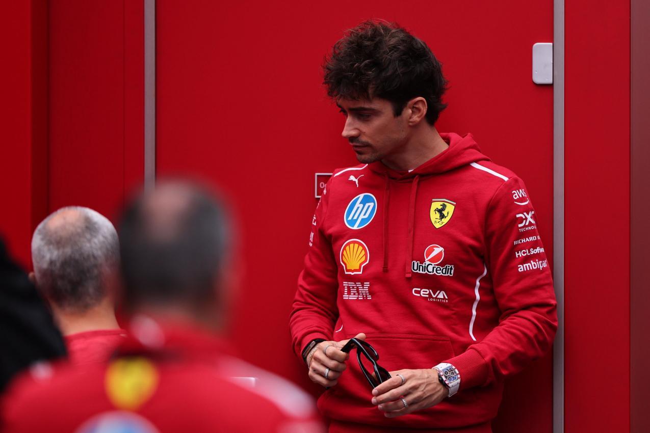 Charles Leclerc hat ebenfalls Probleme, ist aber noch am konstantesten. © ANSA / ANNA SZILAGYI