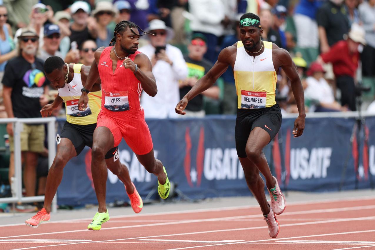 Kenny Bednarek (rechts) warf  Noah Lyles fehlenden Respekt vor. © APA / EMILEE CHINN