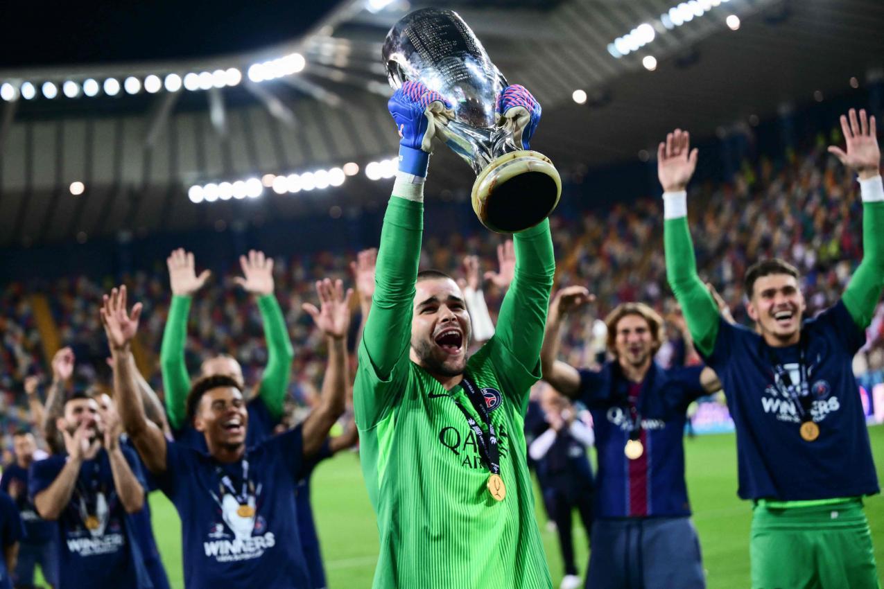 Lucas Chevalier a remporté la Supercoupe avec le PSG. © APA/afp / MARCO BERTORELLO