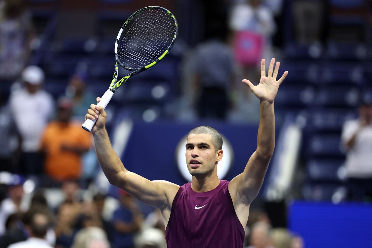 Neue Frisur, alte Stärke bei Carlos Alcaraz. © APA / ELSA