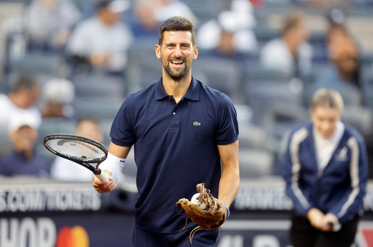 Novak Djokovic im Stadion der New York Yankees. © APA / JIM MCISAAC