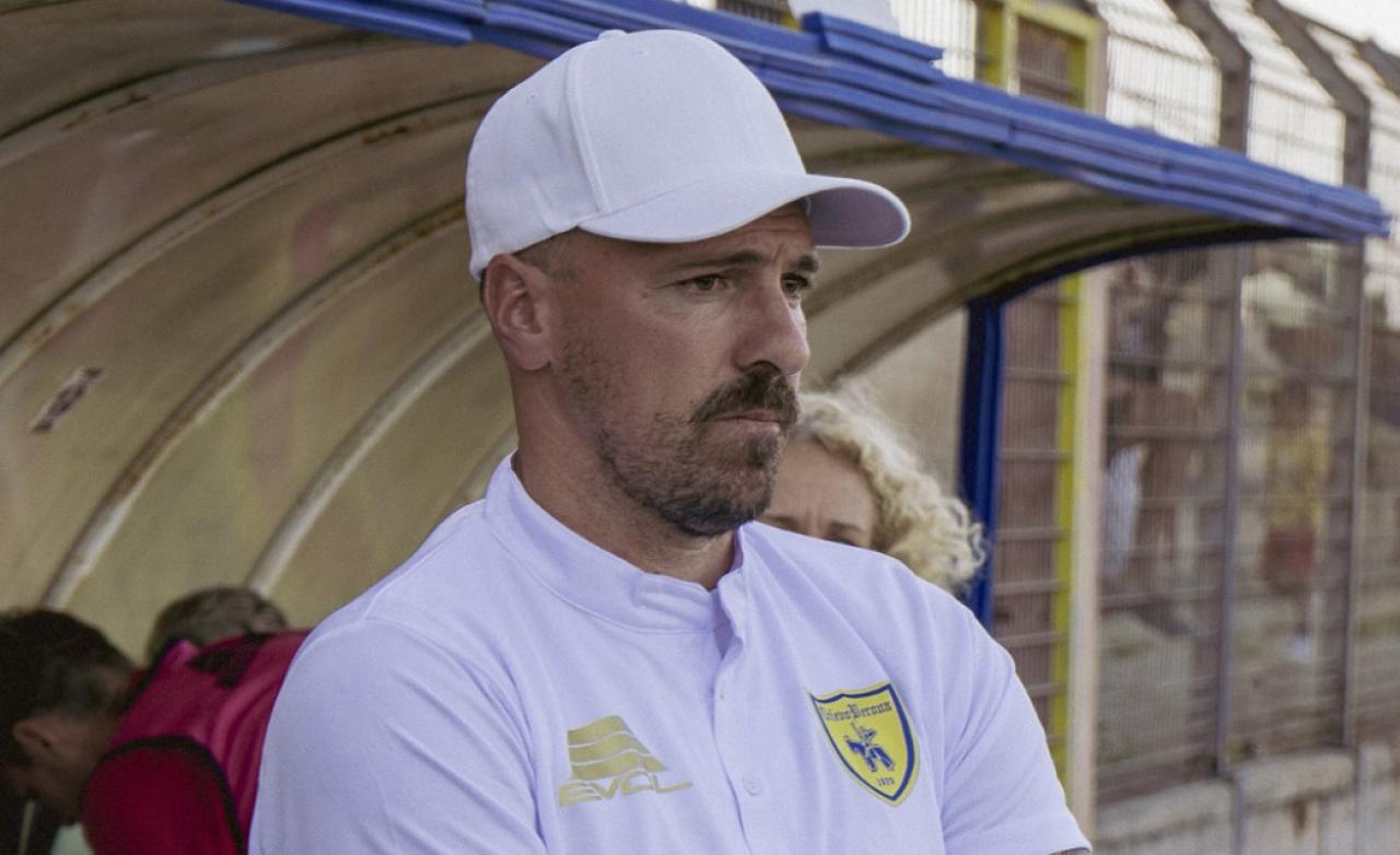 Coach with a strong sense of style: Fabrizio Cacciatore.