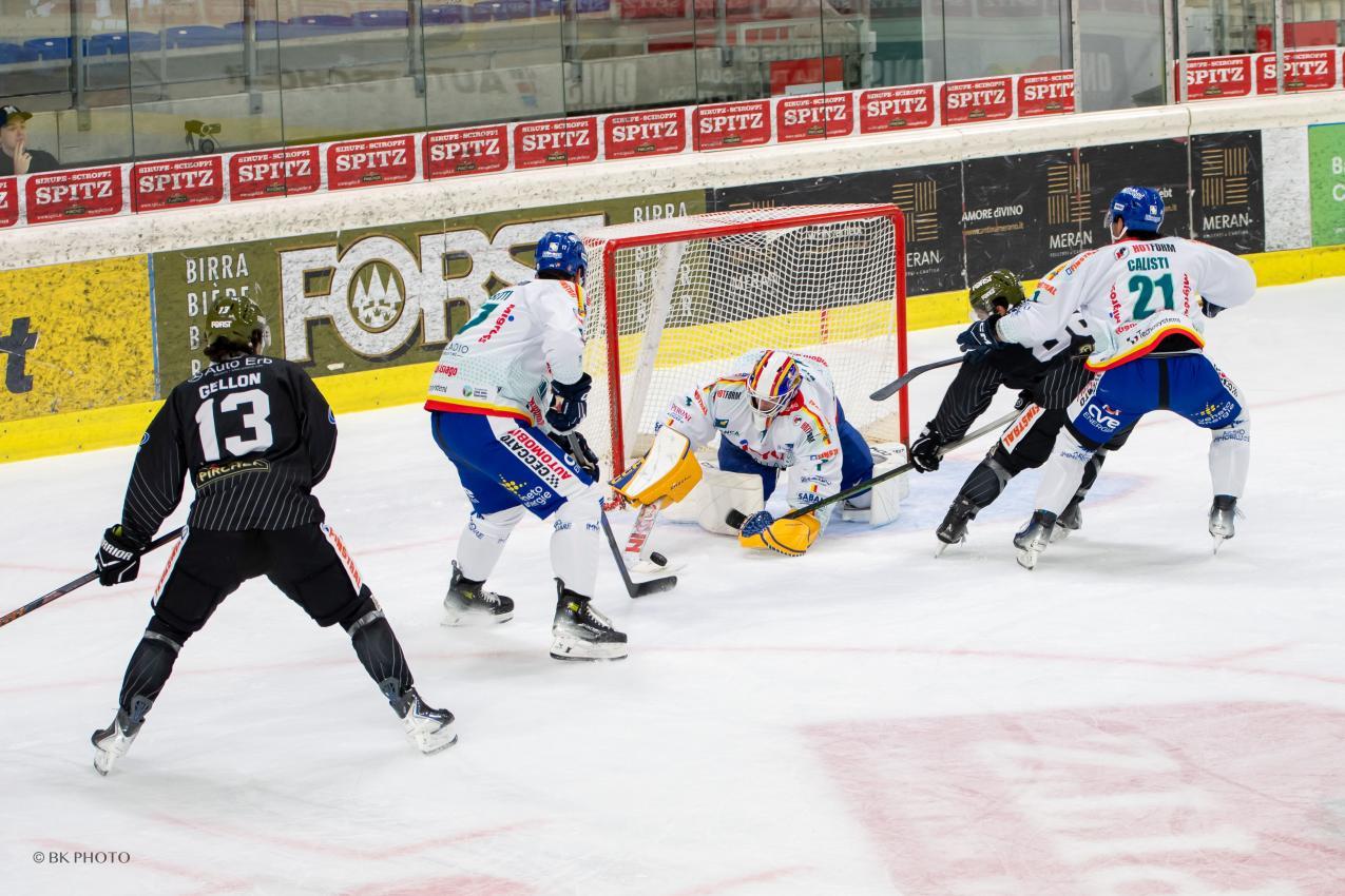 Asiago-Keeper Rudy Rigoni hielt seinen Kasten sauber. © BK Photo