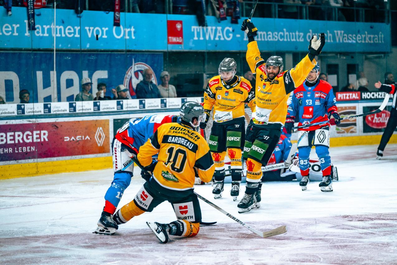 Cole Bardreau scored three times. © Georgios Papaconstantis