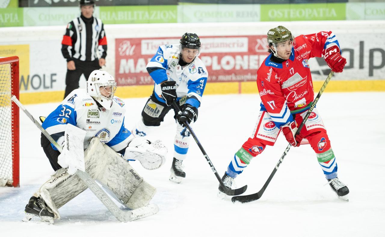 Damian Leitner in the Sterzing goal delivered a strong performance. © Matthäus Kostner
