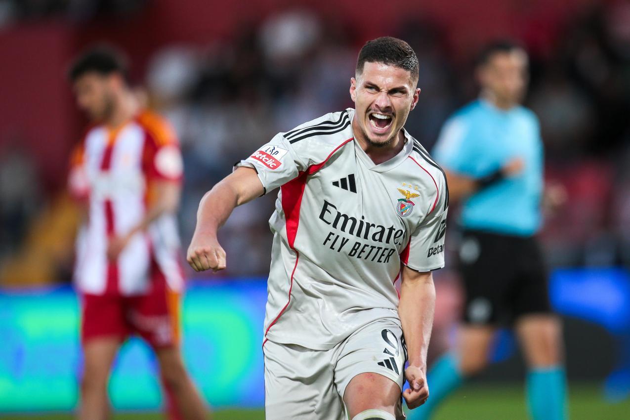 Franjo Ivanovic schoss das 3:0 für Benfica. © ANSA / MANUEL FERNANDO ARAUJO
