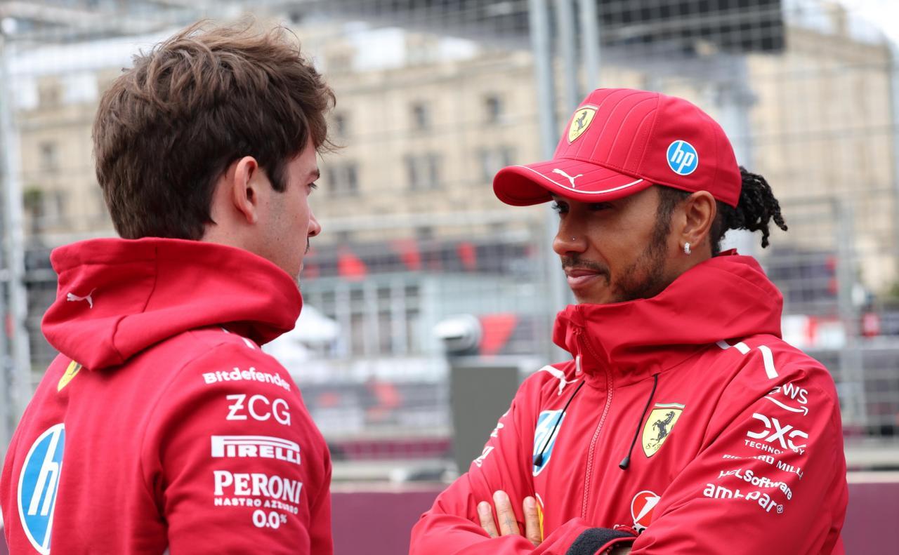 Hamilton (right) and Leclerc. © ANSA / ALI HAIDER