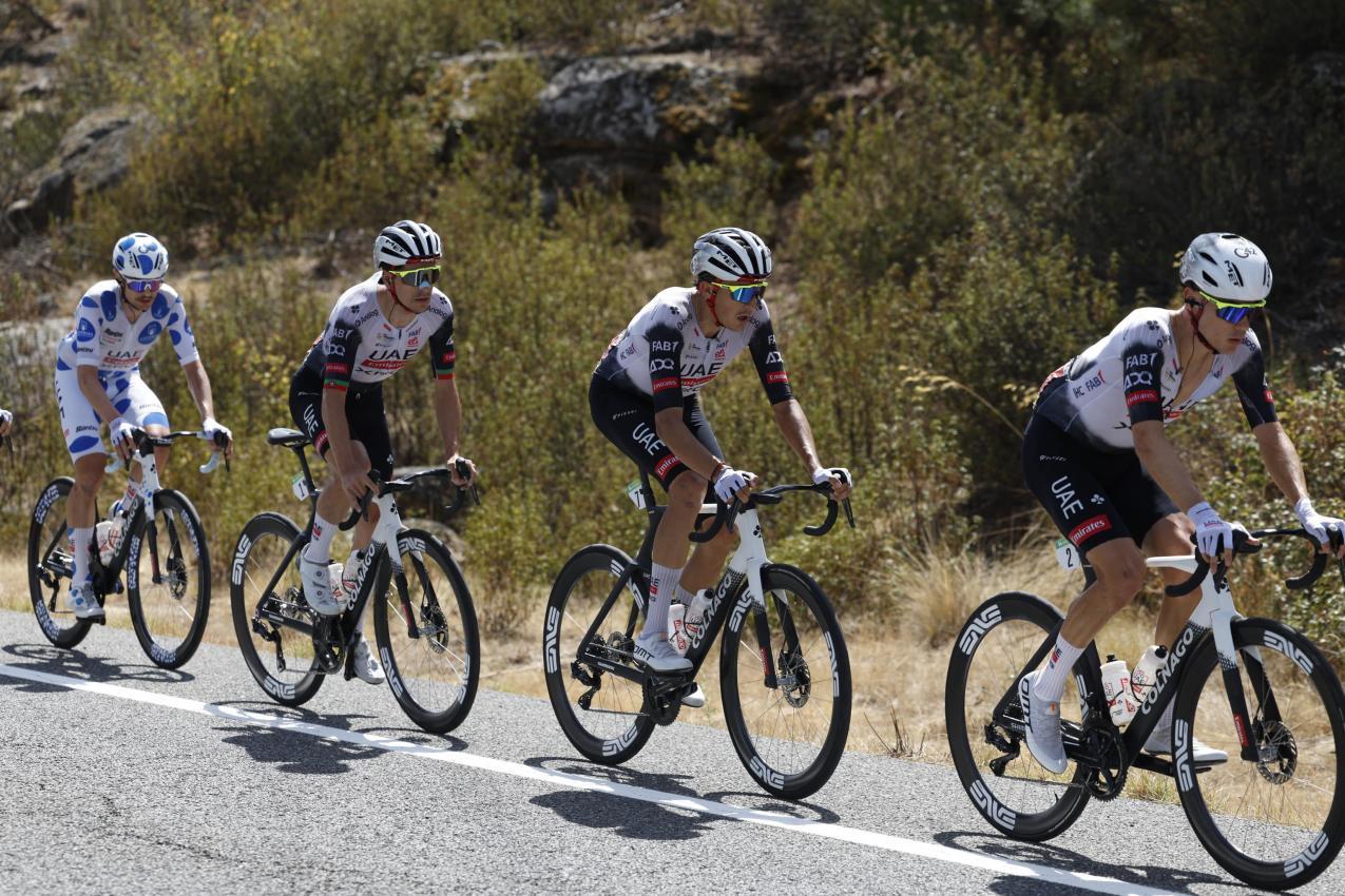 Joao Almeida (second from right) found no answer to the Dane. © ANSA / Javier Lizon