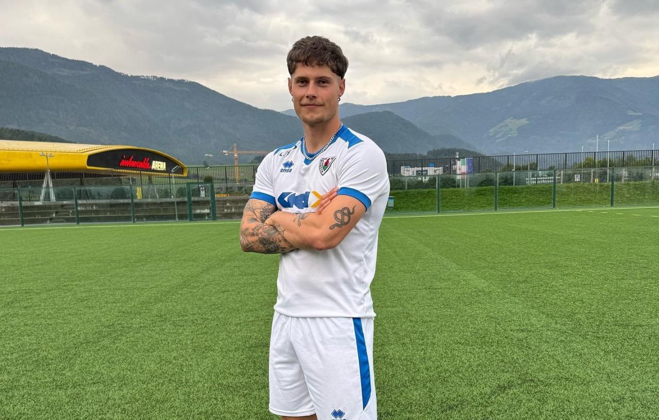 Justin Pfeifer, Top-Stürmer von Bruneck.