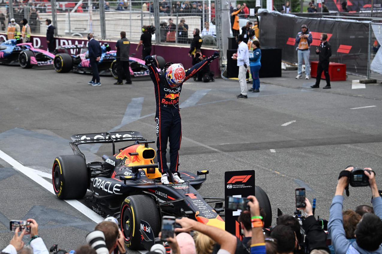 Max Verstappen a célébré l'arrivée. © APA/afp / OZAN KOSE