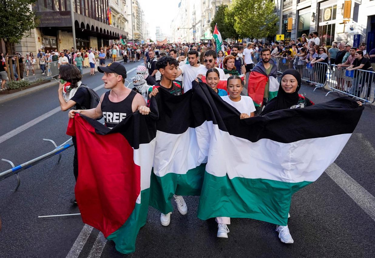 Protests led to the cancellation of the final stage. © APA/afp / PAUL HANNA