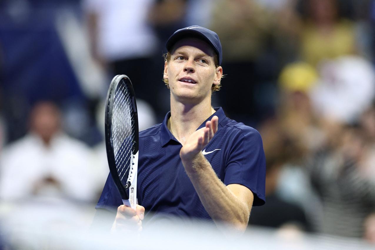 Sinner will bei den US Open den Titel verteidigen. © APA/afp / CHARLY TRIBALLEAU