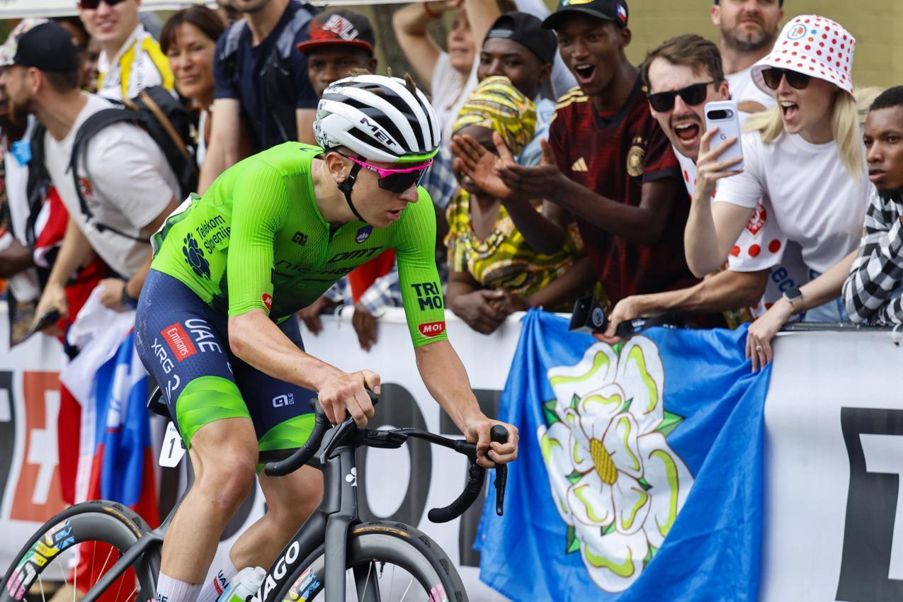 Tadej Pogacar dominierte das Rennen nach Belieben. © ANSA / KIM LUDBROOK