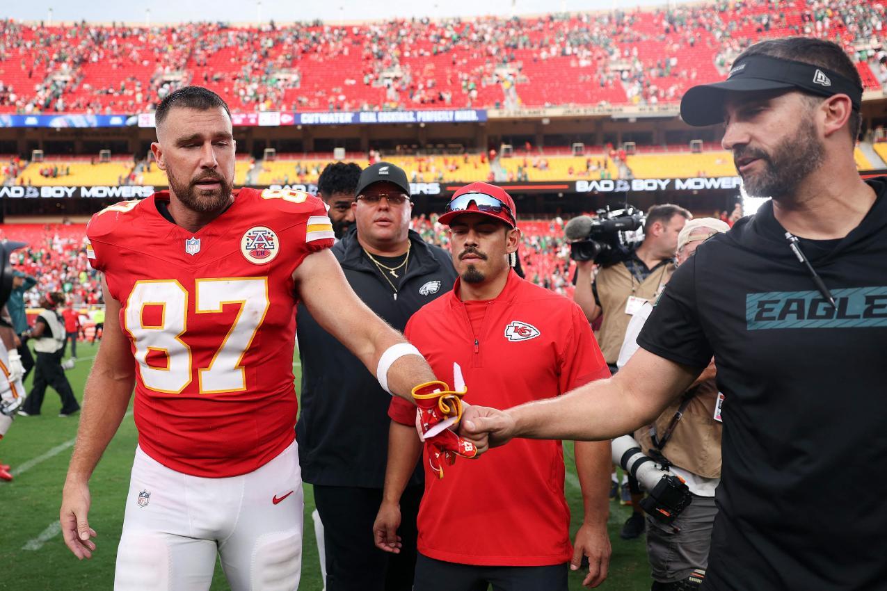 Travis Kelce (à g.) a joué un rôle clé dans cette rencontre. © APA / JAMIE SQUIRE