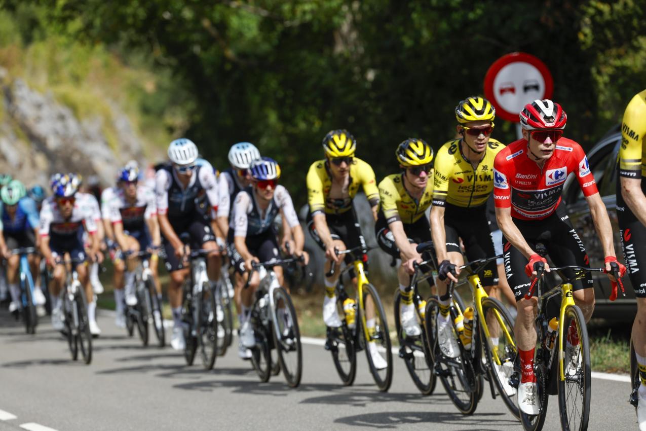 The Vuelta rolled through Spain on Saturday, covering 135 kilometers. © ANSA / Javier Lizon