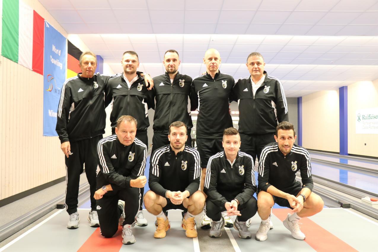 Wolfi Blaas (hinten rechts) war über Jahre hinweg eine Stütze im Neumarkter Kegel-Ensemble. © fs