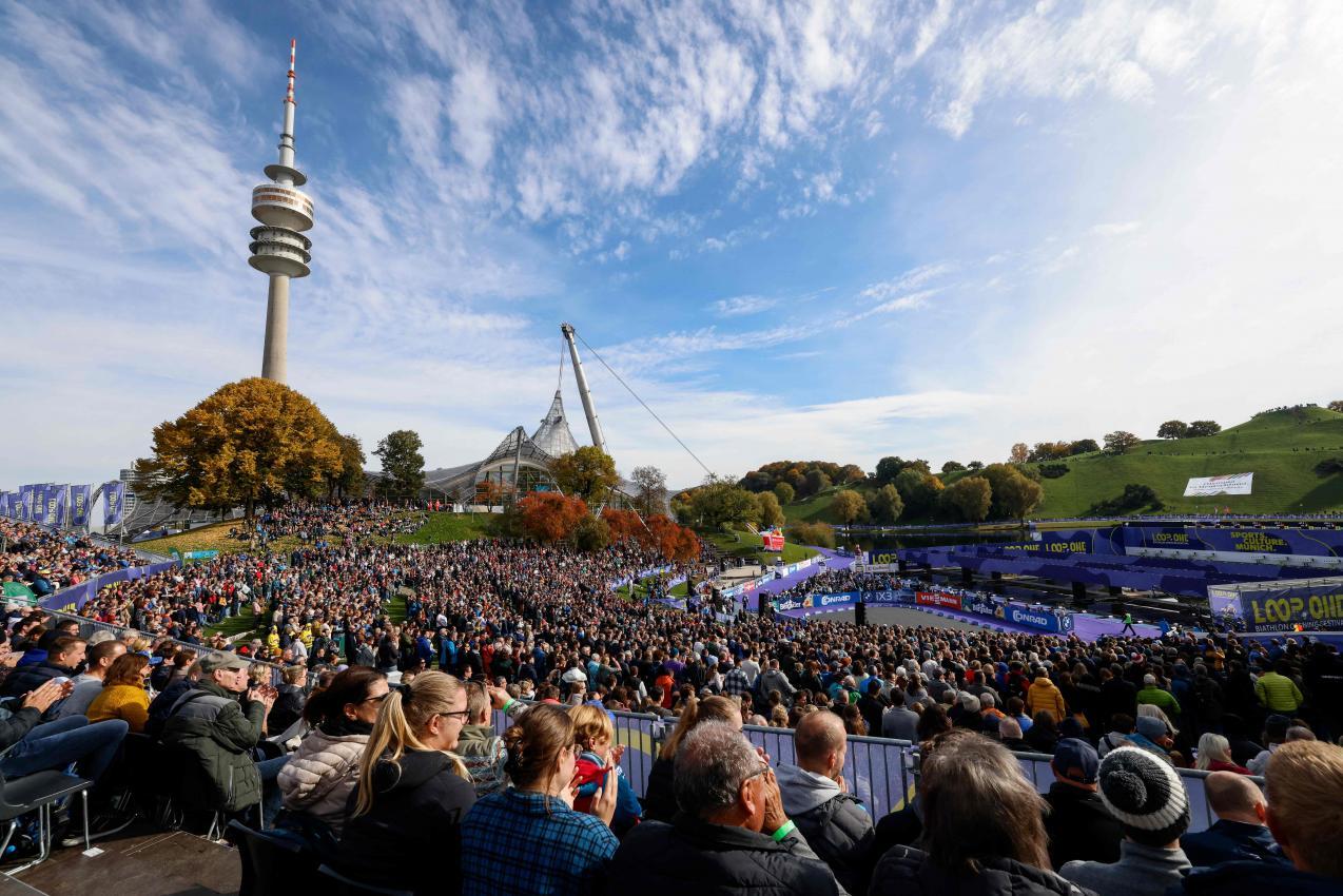 Der Olympiapark in München – voller Biathlon-Fans. © APA/afp / MICHAELA STACHE