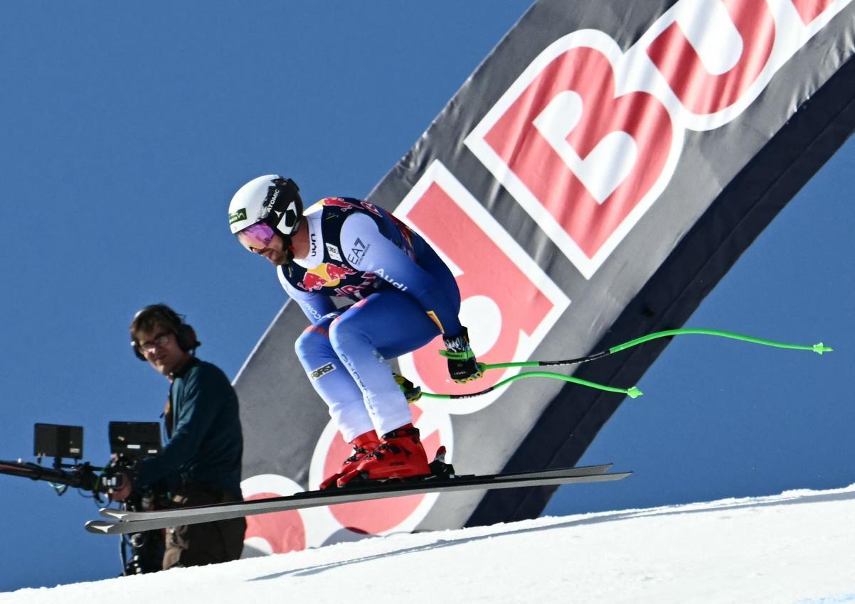 The downhill skiers, like Florian Schieder here in 2025 in Kitzbühel, push themselves to the absolute limit. © APA/afp / JOE KLAMAR