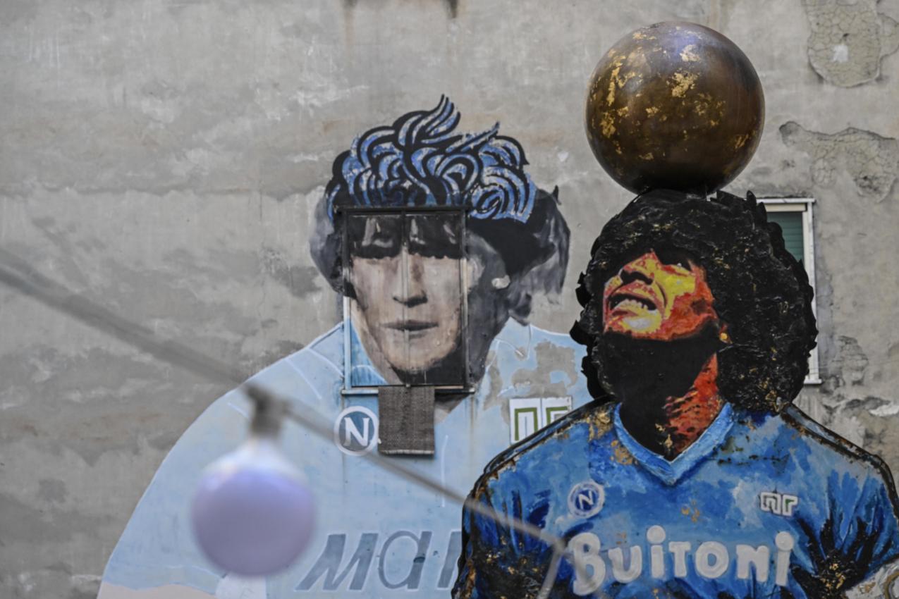 Diego Maradona wird in Neapel immer noch gehuldigt. © ANSA / Ciro Fusco