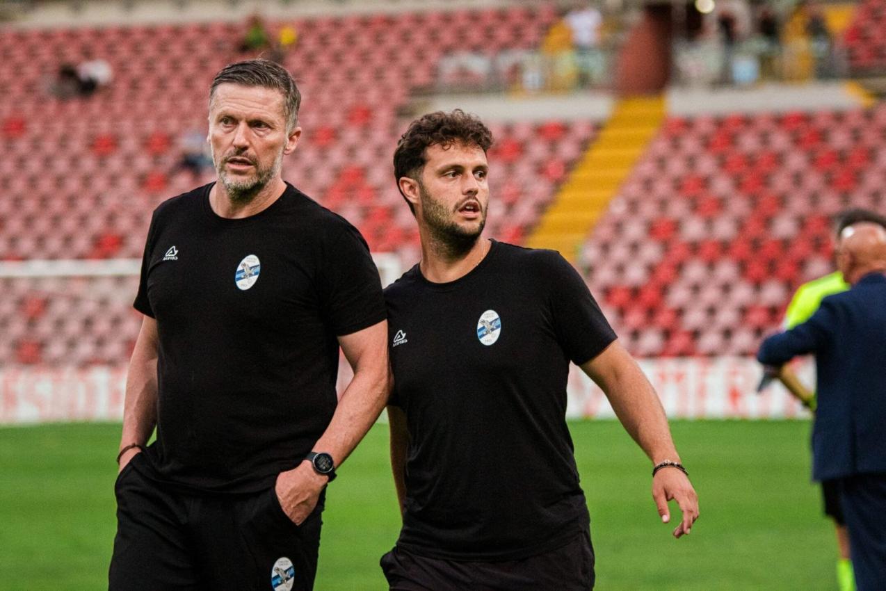 Ein starkes Duo: Federico Valente (links) und sein Co-Trainer Diego Montecchio. © Calcio Lecco 1912