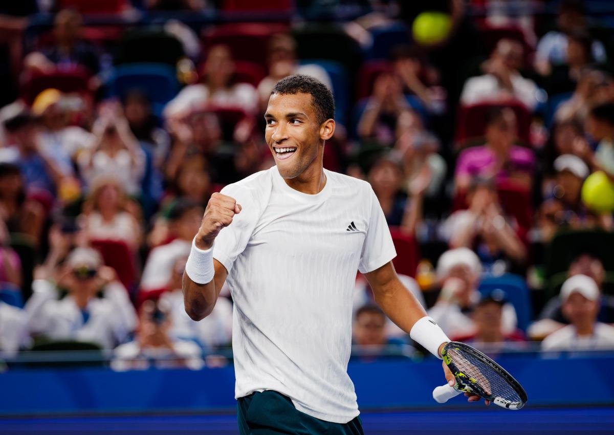 Felix Auger-Aliassime könnte Lorenzo Musetti im „Race to Turin“ einholen. © ANSA / ALEX PLAVEVSKI