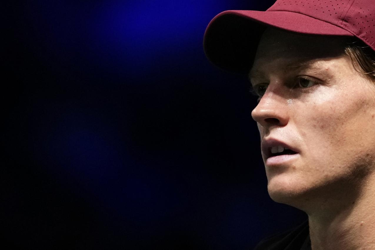 Jannik Sinner möchte zurück an Nummer 1. © APA/afp / DIMITAR DILKOFF