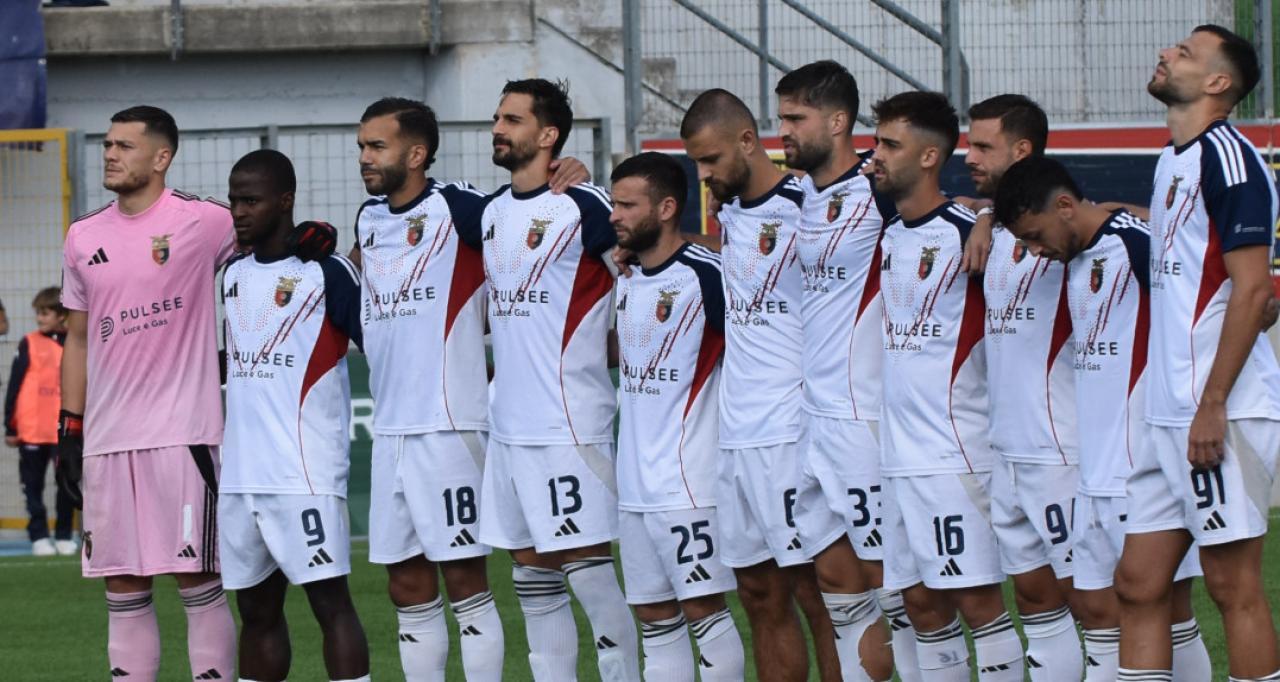 Jonas Heinz (Bildmitte) feierte sein Serie-C-Comeback. © Casertana FC