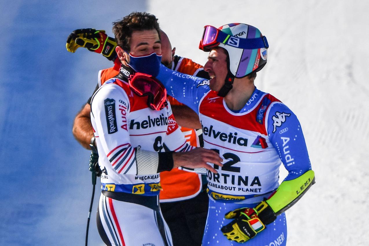 Mathieu Faivre (links) gewann 2021 in Cortina vor Luca De Aliprandini Riesentorlauf-Gold. © APA/afp / ANDREAS SOLARO