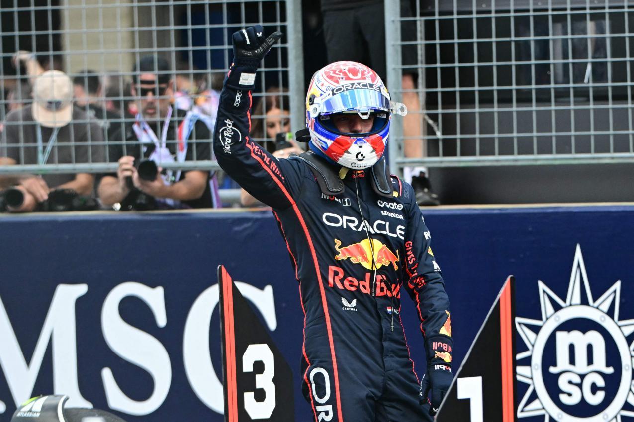 Max Verstappen is getting closer and closer. © APA/afp / JIM WATSON