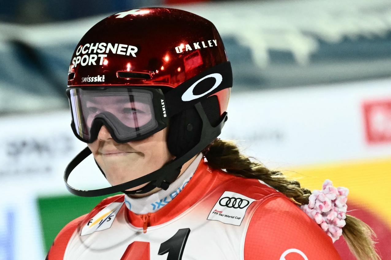 Melanie Meillard konzentriert sich lieber auf den Slalom. © AFP / JOE KLAMAR