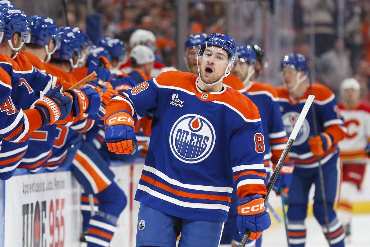 Neuzugang Andrew Mangiapane und die Oilers haben angeschrieben. © APA / CODIE MCLACHLAN