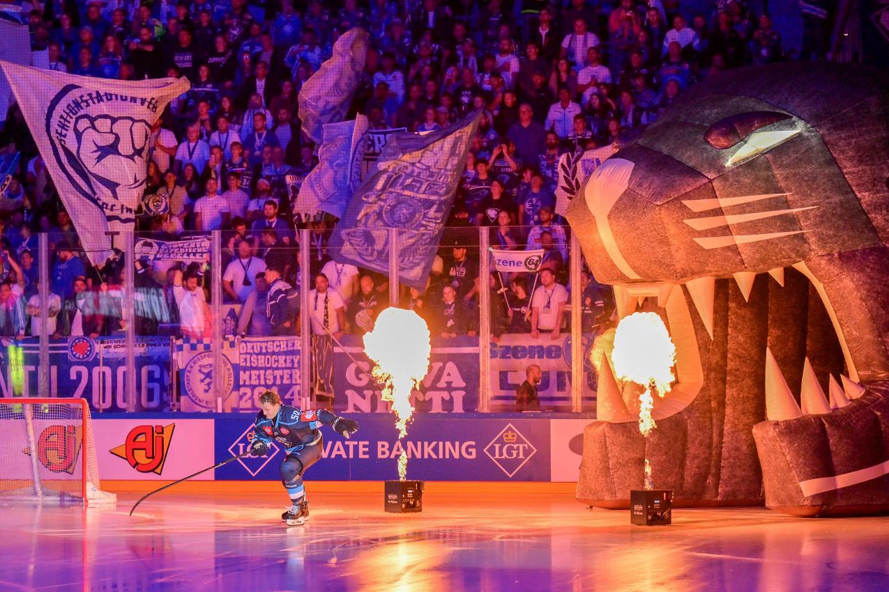 Peter Spornberger spricht über seine Rückkehr nach Bozen. © Johannes TRAUB / JT-Presse.de